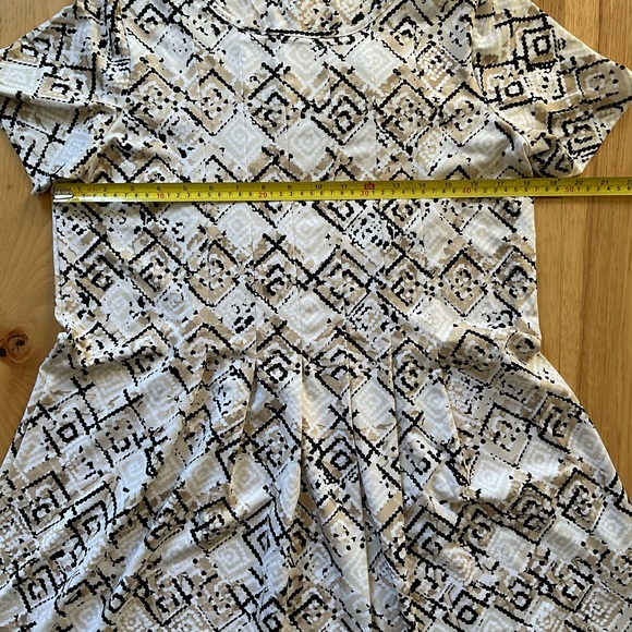 Kim Rogers Short SleevePrinted Dress, Size Medium - Picture 7 of 8